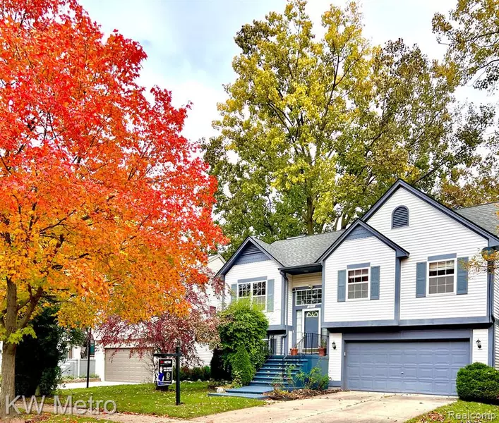915 HUNTCLUB Boulevard, Auburn Hills, MI 48326