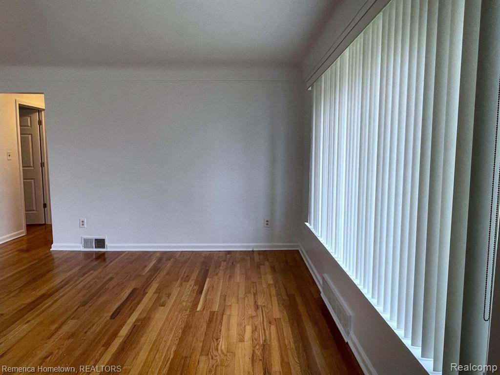 Livonia, MI 48150,35546 ORANGELAWN Street