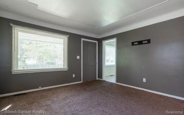 Oak Park, MI 48237,24360 CLOVERLAWN Street