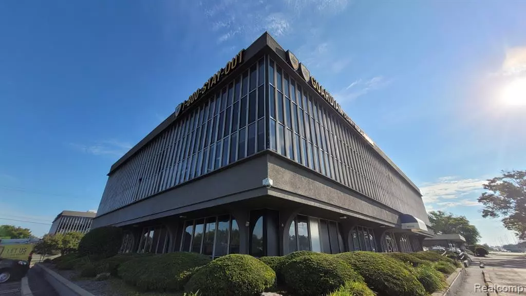 Southfield, MI 48075,18000 W 8 MILE Road