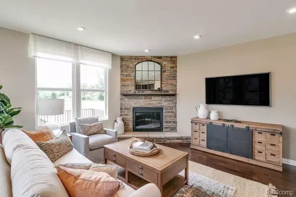 Utica, MI 48315,55609 OAK POINTE Drive