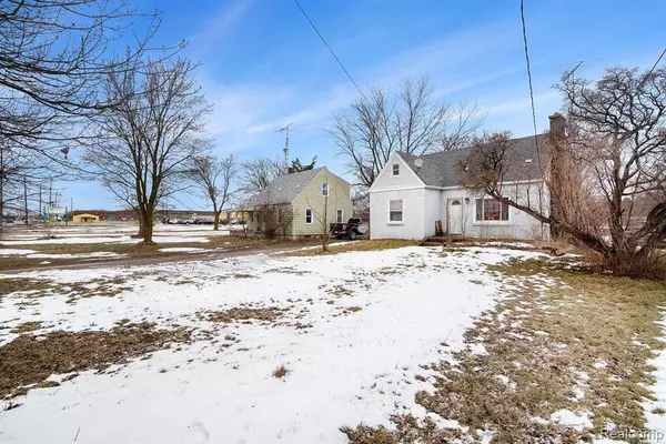 6000 N DORT Highway, Flint, MI 48505