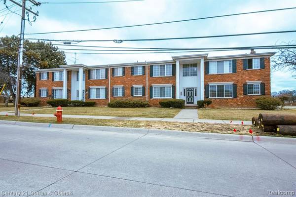 20670 BEACONSFIELD Street, Harper Woods, MI 48225