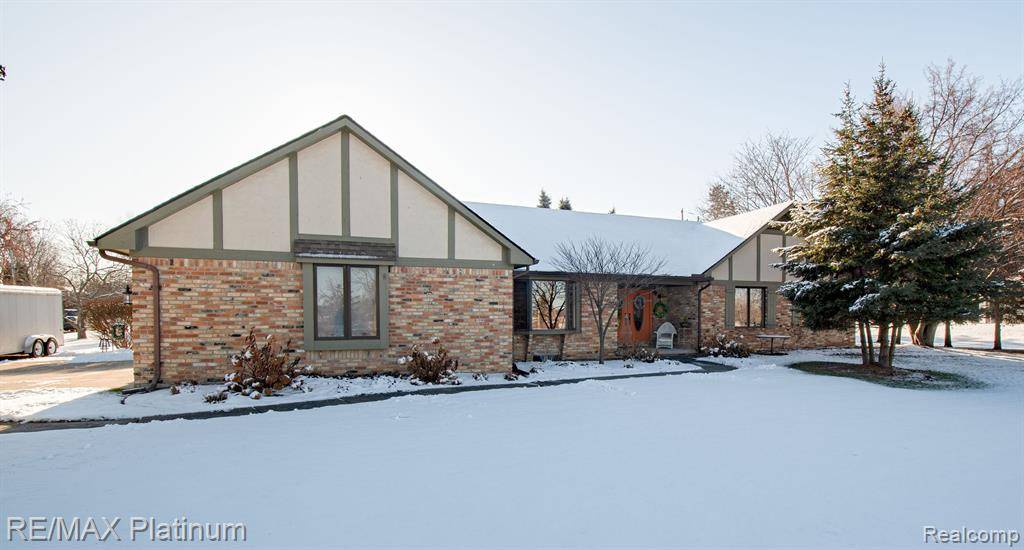 5180 PERRY Road, Grand Blanc, MI 48439