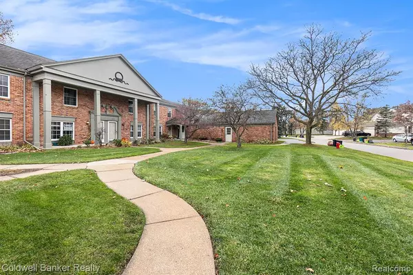 Auburn Hills, MI 48326,2664 WILLIAMSBURG Circle