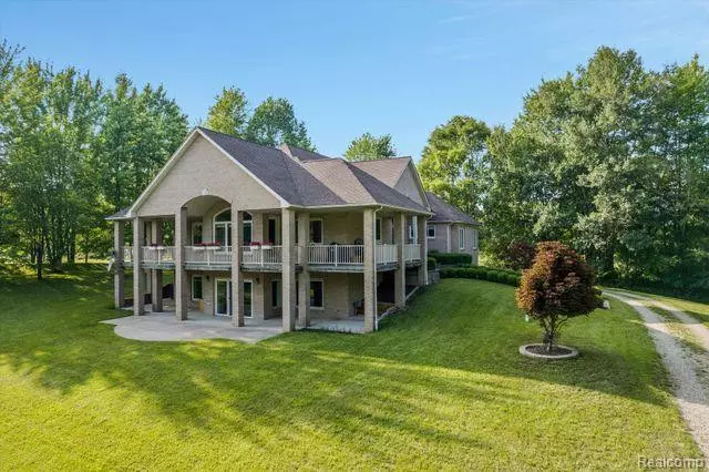 1683 LOW WOOD Trail, Leonard, MI 48367