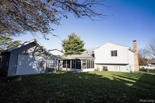 Oxford, MI 48371,1216 KEBLE Lane