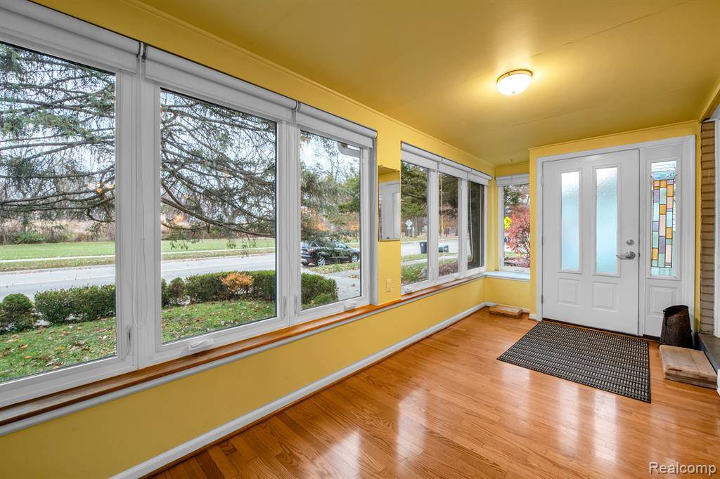Royal Oak, MI 48067,907 MAXWELL Avenue