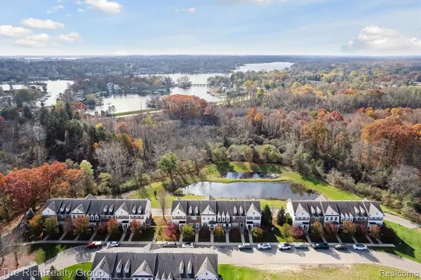 Walled Lake, MI 48390,13108 Egret Lane