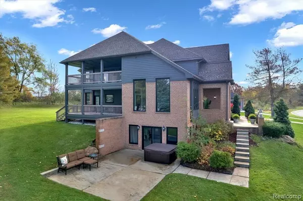 Davisburg, MI 48350,9888 King Road