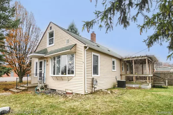 Gaines Vlg, MI 48436,101 W WALKER Street