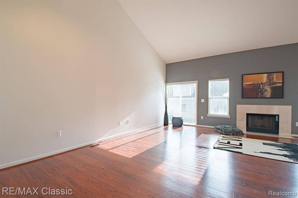 Farmington Hills, MI 48336,29785 PALMER COURT