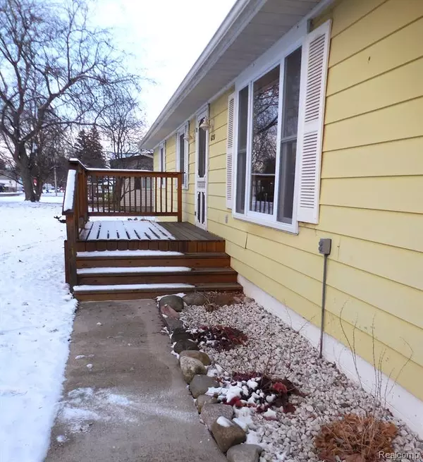 Mayville Vlg, MI 48744,6231 2ND Street