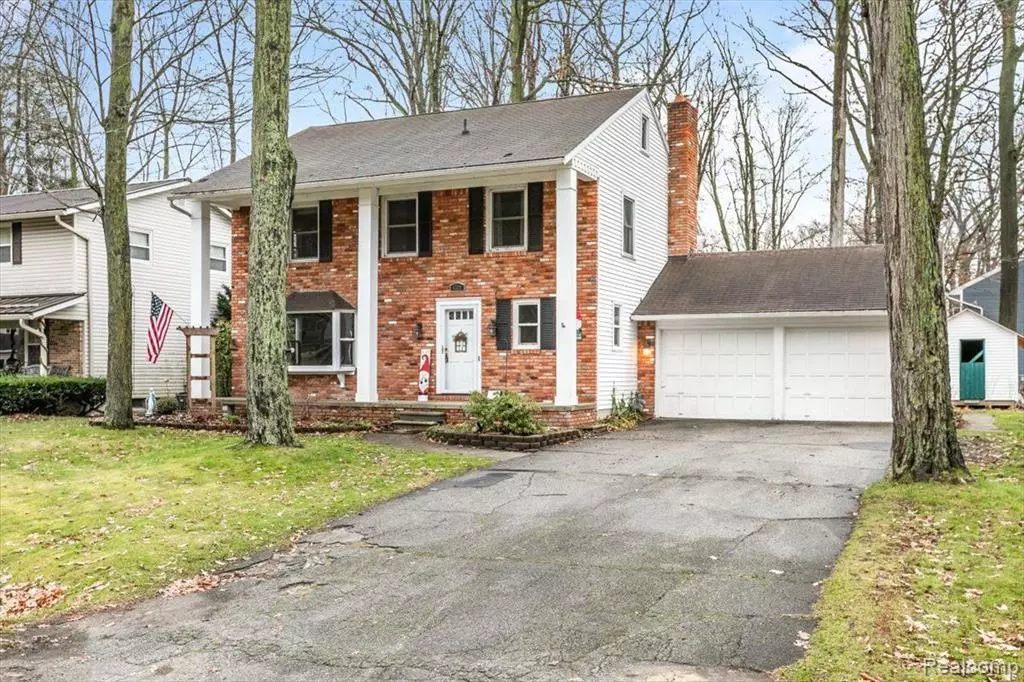 Fort Gratiot, MI 48059,4329 OLD FORGE Drive
