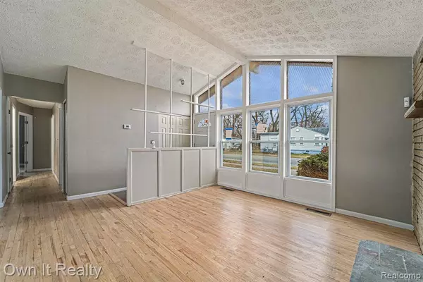 Detroit, MI 48221,8060 PEMBROKE Avenue