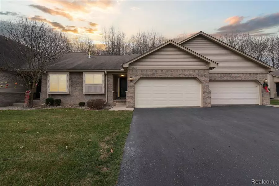 17462 AVA Court, New Boston, MI 48164