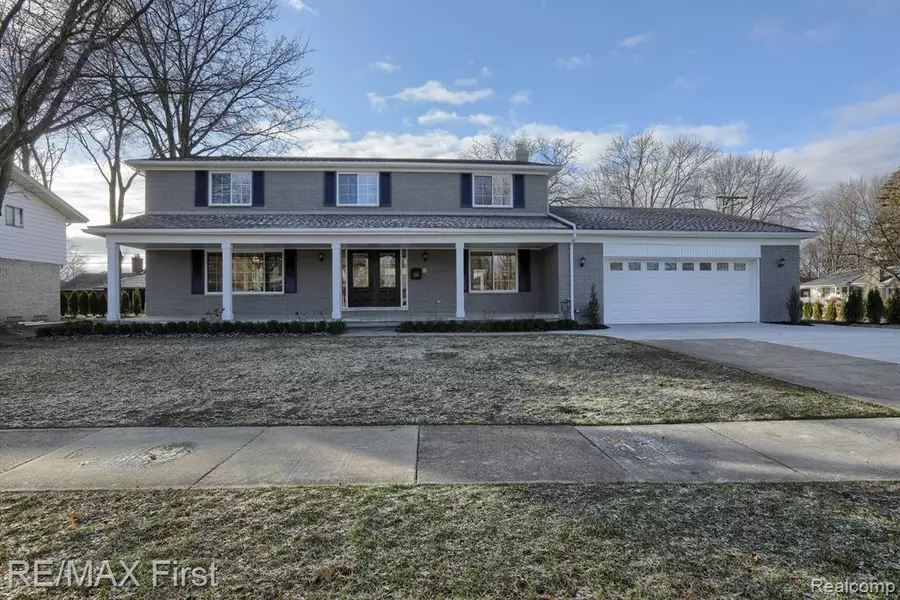 1111 BLAIRMOOR, Grosse Pointe Woods, MI 48236