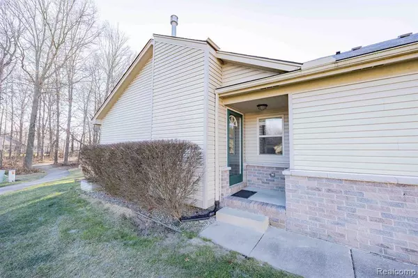 New Boston, MI 48164,37575 N DIANNE Lane