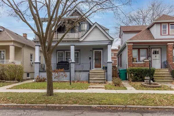 1011 WAYBURN Street, Grosse Pointe, MI 48230