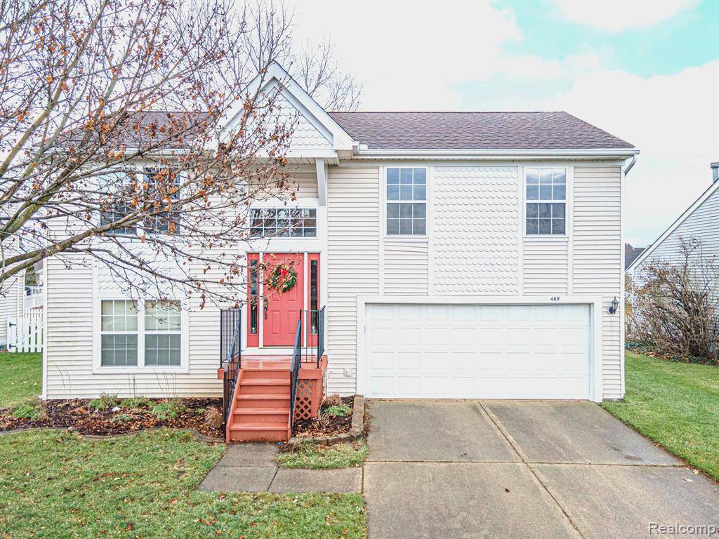 469 WATERBURY, Belleville, MI 48111