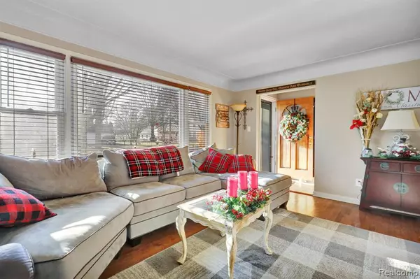 Mount Clemens, MI 48043,416 HUNTINGTON Street