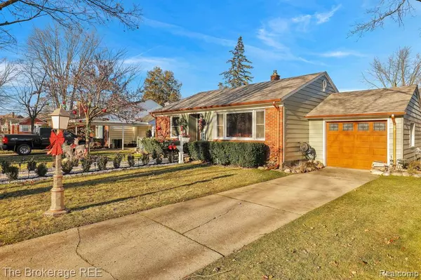 Mount Clemens, MI 48043,416 HUNTINGTON Street