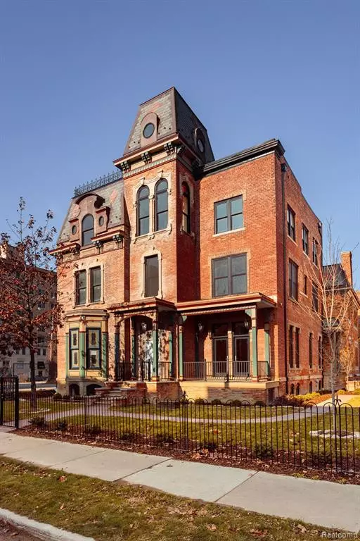 Detroit, MI 48201,229 EDMUND