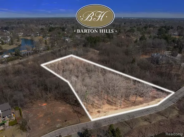 Bloomfield Hills, MI 48304,175 BRIDGEVIEW Drive