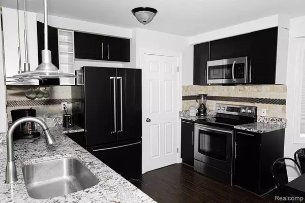 Madison Heights, MI 48071,26096 HAMPDEN Street
