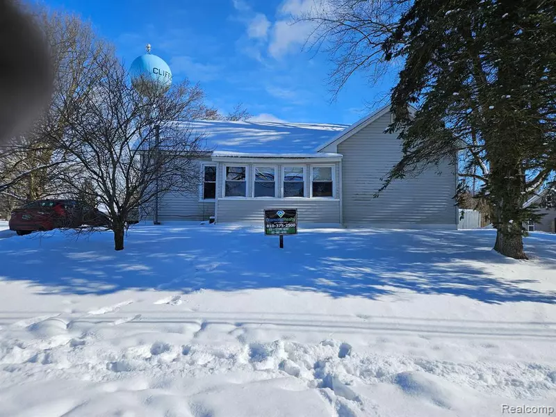 9820 MAIN Street, Clifford, MI 48727