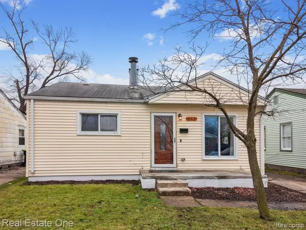 552 E KALAMA Avenue, Madison Heights, MI 48071