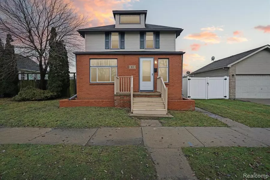 82 LE ROY Street, River Rouge, MI 48218