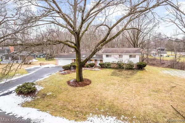 32555 SUSANNE Drive, Franklin, MI 48025