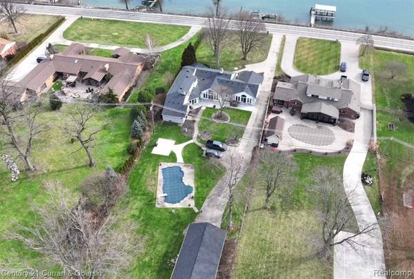 Grosse Ile, MI 48138,23722 E RIVER Road