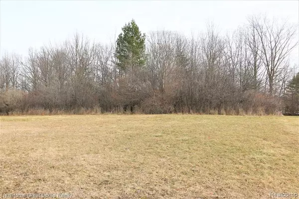 Grand Blanc, MI 48439,13 GROVEMONT Court