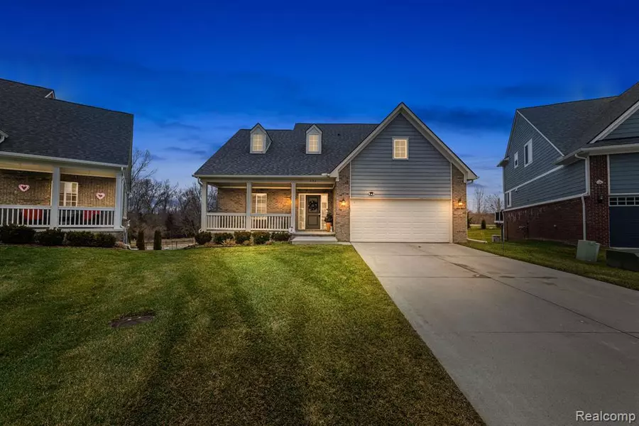 332 Beverly Avenue, Auburn Hills, MI 48326