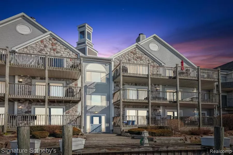 37522 JEFFERSON Avenue, Harrison Township, MI