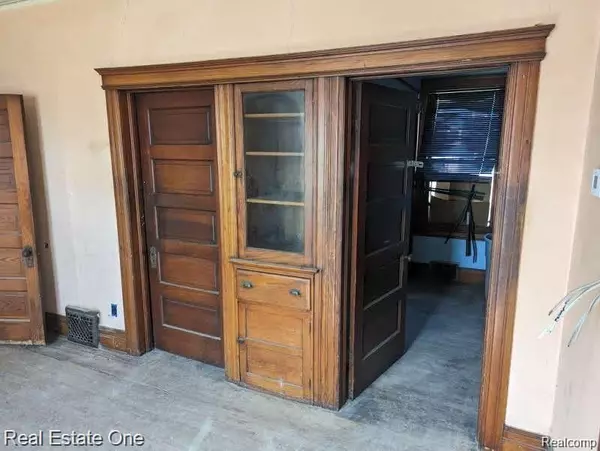 Detroit, MI 48214,2431 PARKER Street