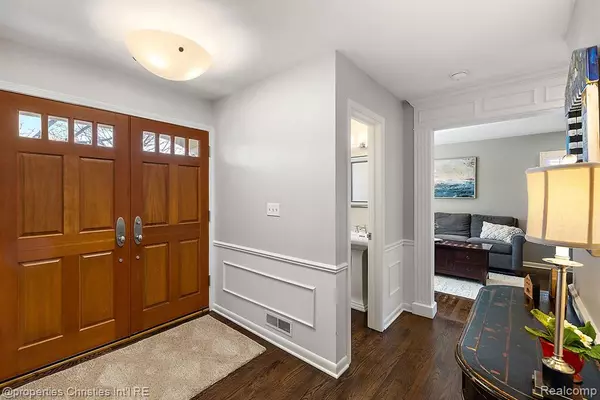 Beverly Hills, MI 48025,18234 BUCKINGHAM Avenue