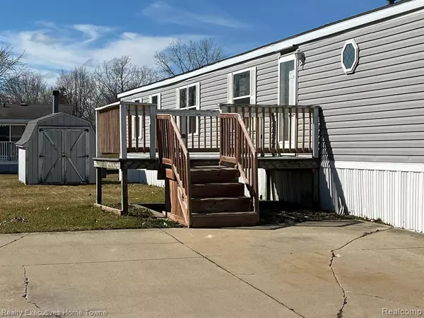 Brown, MI 48416,7152 Mapleview E Circle