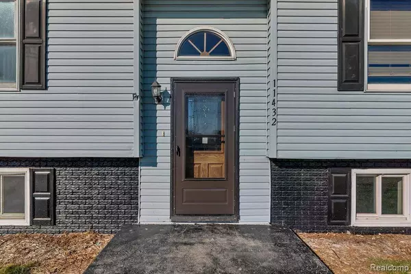 Gaines Vlg, MI 48436,11432 COOK Road