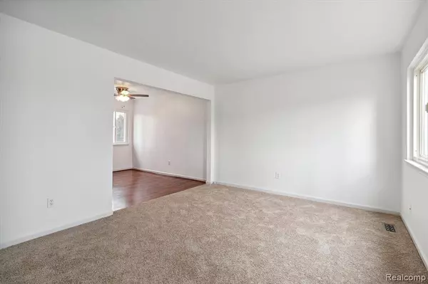 Auburn Hills, MI 48326,2597 PATRICK HENRY Street