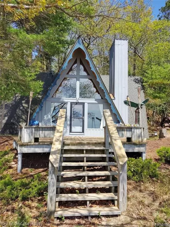 Harbor Springs, MI 49740,5146 LOWER SHORE Drive