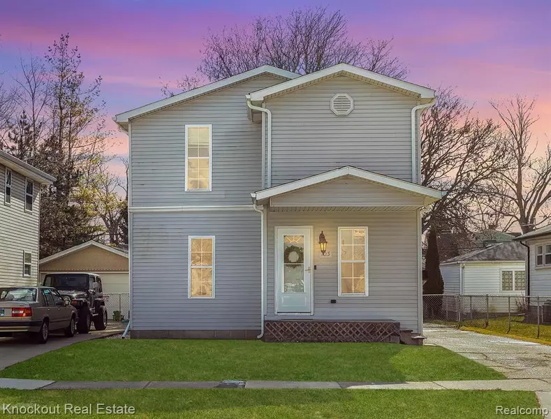 103 W Dallas Avenue, Madison Heights, MI 48071