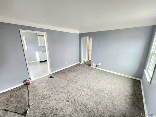 Detroit, MI 48228,9903 PLAINVIEW Avenue
