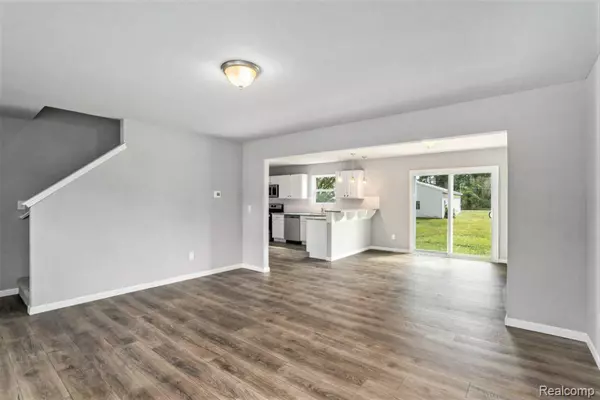 Davisburg, MI 48350,307 Samantha Way