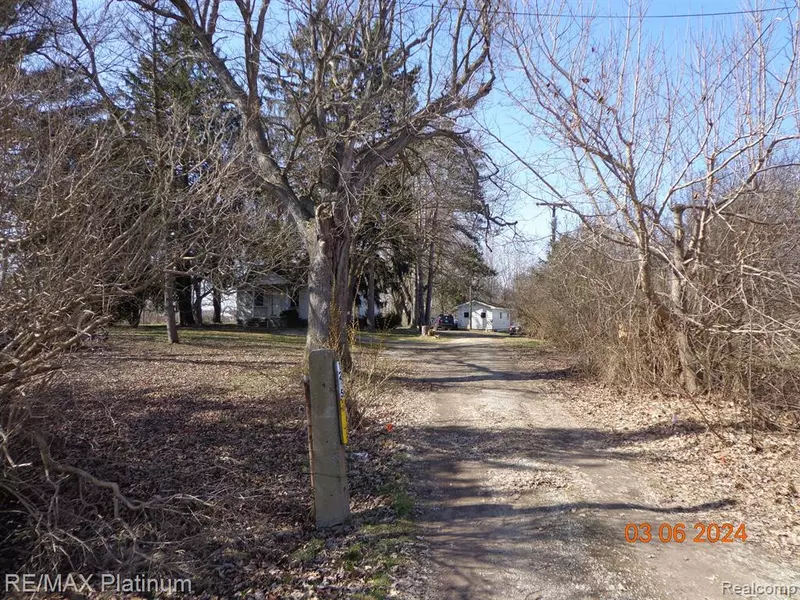 1285 N OLD US 23, Howell, MI 48843