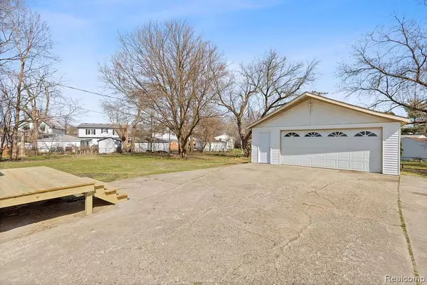 Mount Clemens, MI 48043,81 Meadle Court