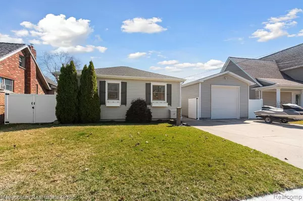 Rockwood, MI,35595 ERIE Drive