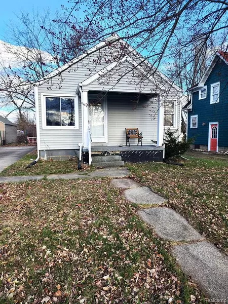 2013 ALPHA Street, Lansing, MI 48910
